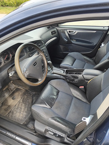 Volvo S60 (8 фото из 12)