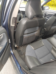 Volvo S60 (9 фото из 12)