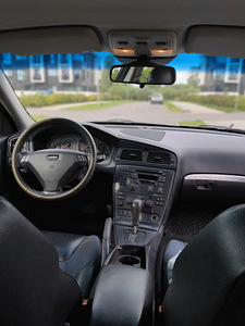 Volvo S60 (10 фото из 12)