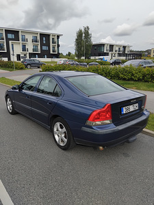 Volvo S60 (11 фото из 12)