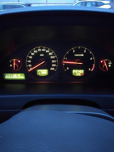 Volvo S60 (13 фото из 14)