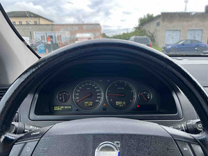 VOLVO XC90 (9 фото из 12)