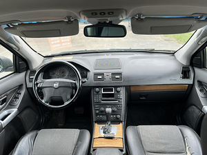 VOLVO XC90 (10 фото из 12)