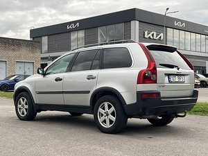 VOLVO XC90 (6 фото из 12)