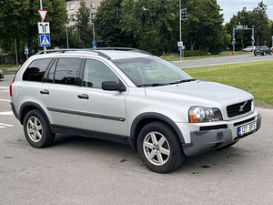 VOLVO XC90 (2 фото из 12)