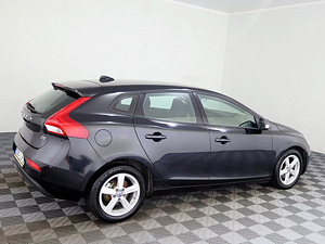 Volvo V40 Momentum 1.6 D4 84kW (3 фото из 7)