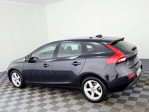 Volvo V40 Momentum 1.6 D4 84kW (4 фото из 7)