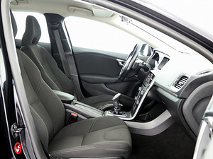 Volvo V40 Momentum 1.6 D4 84kW (6 фото из 7)