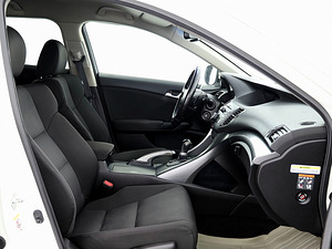 Honda Accord Elegance Facelift ATM 2.0 115kW (6 фото из 7)