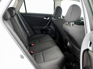 Honda Accord Elegance Facelift ATM 2.0 115kW (7 фото из 7)