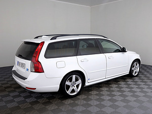 Volvo V50 R-Design Facelift ATM 2.0 D4 100kW (3 фото из 7)