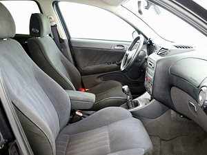 Alfa Romeo 147 Facelift 1.9 JTD 110kW (6 foto / 7)
