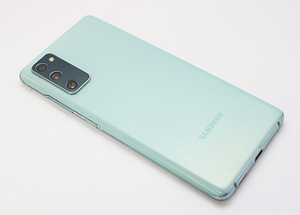 Телефон Samsung Galaxy S20FE 128GB (3 фото из 3)