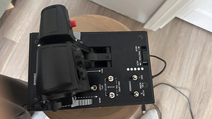 HOTAS Thrustmaster Warthog (3 фото из 6)