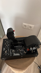 HOTAS Thrustmaster Warthog (4 фото из 6)