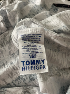 TOMMY HILFIGER KLEIT (4 foto / 4)
