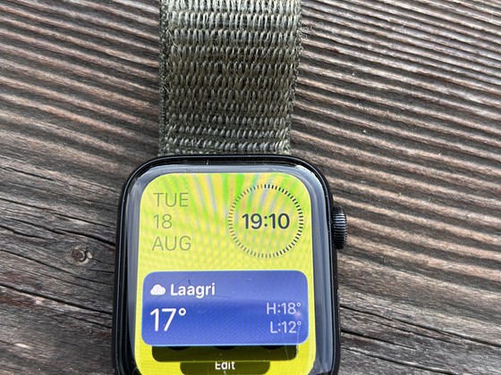 Apple Watch SE 2024 GPS + Cellular 44 мм — аккумулятор 100%