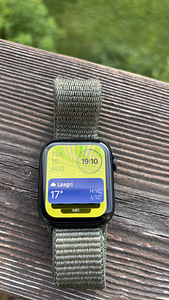 Apple Watch SE 2024 GPS + Cellular 44 mm – 100% aku (1 foto / 3)