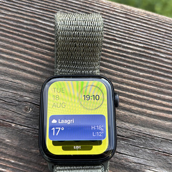 Apple Watch SE 2024 GPS + Cellular 44 mm – 100% aku