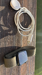 Apple Watch SE 2024 GPS + Cellular 44 mm – 100% aku (3 foto / 3)