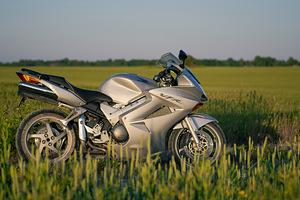 Honda VFR 800 (3 foto / 5)