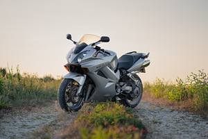 Honda VFR 800 (4 foto / 5)