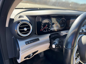 MERCEDES-BENZ E 350 D (9 фото из 14)