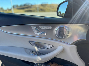 MERCEDES-BENZ E 350 D (10 фото из 14)