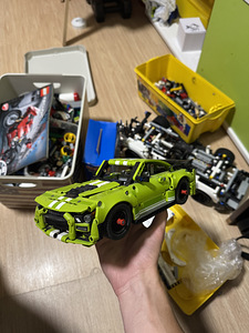 Lego Ford Mustang GT500 (2 foto / 4)