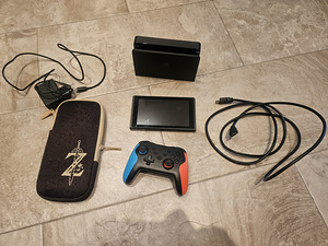 Nintendo Switch V1 (1 foto / 2)