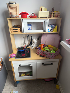 игровая кухня IKEA с аксессуаром (3 фото из 4)