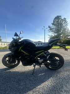 2022 Kawasaki Z900 92 kW (3 foto / 10)