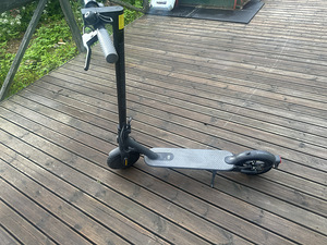 Xiaomi Mi Electric Scooter 3 elektritõukeratas (1 foto / 7)