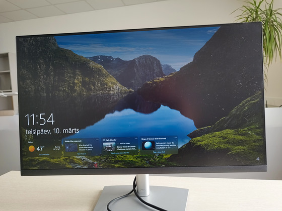 27" Dell monitor kuvar P2722H
