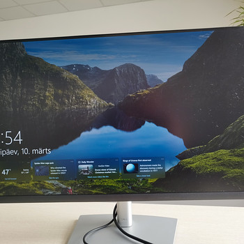 27" монитор Dell P2722H