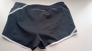 Шорты NIKE Dri Fit, размер XS (1 фото из 2)