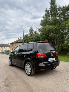 Volkswagen Touran, 2012 (3 фото из 8)