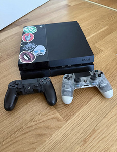 PS4 (2 foto / 3)