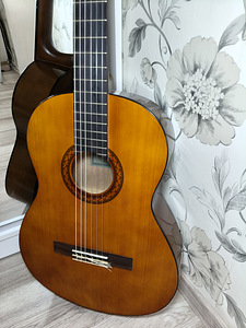 Гитара Yamaha C40 классическая (4 фото из 8)