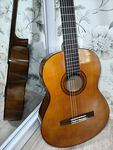 Гитара Yamaha C40 классическая (5 фото из 8)