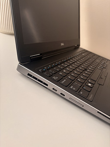 Dell Precision 7530 (4 фото из 6)