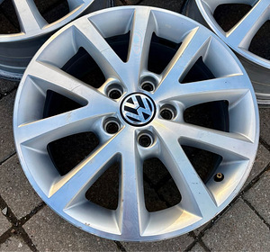 Volkswagen 5x112 R16 диски (9 фото из 10)