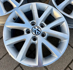 Volkswagen 5x112 R16 диски (10 фото из 10)
