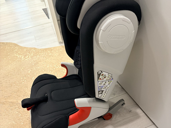 Автокресло Britax Romer Kidfix XP SICT, черный цвет, 15–36 кг