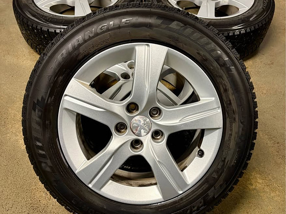 Peugeot 5x108 R16 veljed talverehvidega
