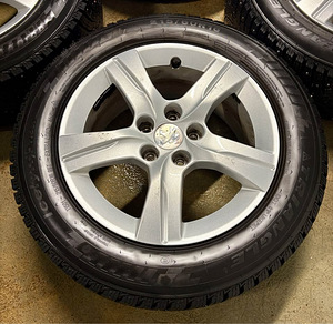 Peugeot 5x108 R16 диски с зимней резиной (3 фото из 6)