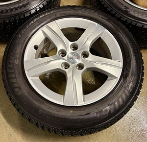 Peugeot 5x108 R16 диски с зимней резиной (4 фото из 6)