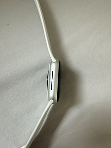 Apple Watch SE 2-го поколения GPS 40 мм (2 фото из 7)