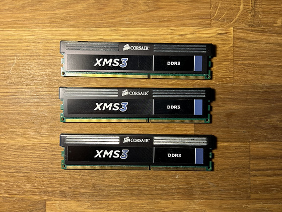 Corsair XMS3 12GB (3×4GB) DDR3 1600MHz