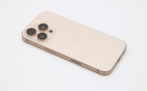 Телефон Apple iPhone 16 Pro 128GB (3 фото из 3)